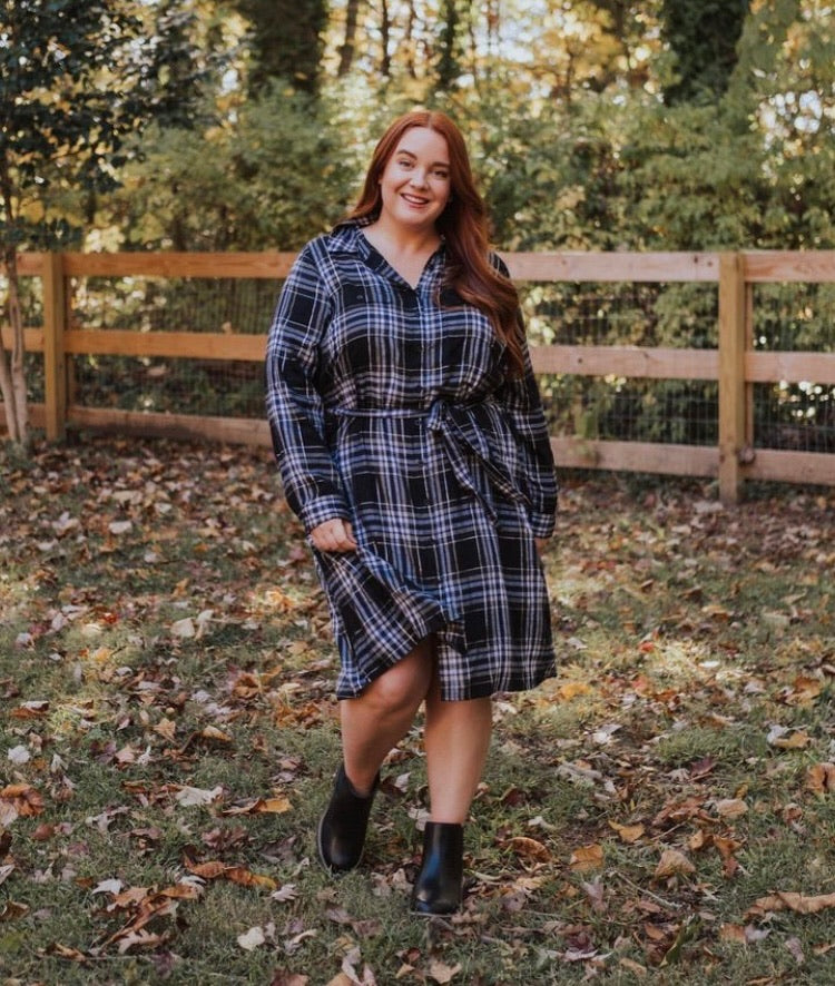 Lane Bryant Black/White/Metallic Silver Plaid with Tie Belt Flannel Sh The Saved Collection Lane Bryant Black/White/Metallic Silver Plaid with Tie Belt Flannel Sh The Saved Collection