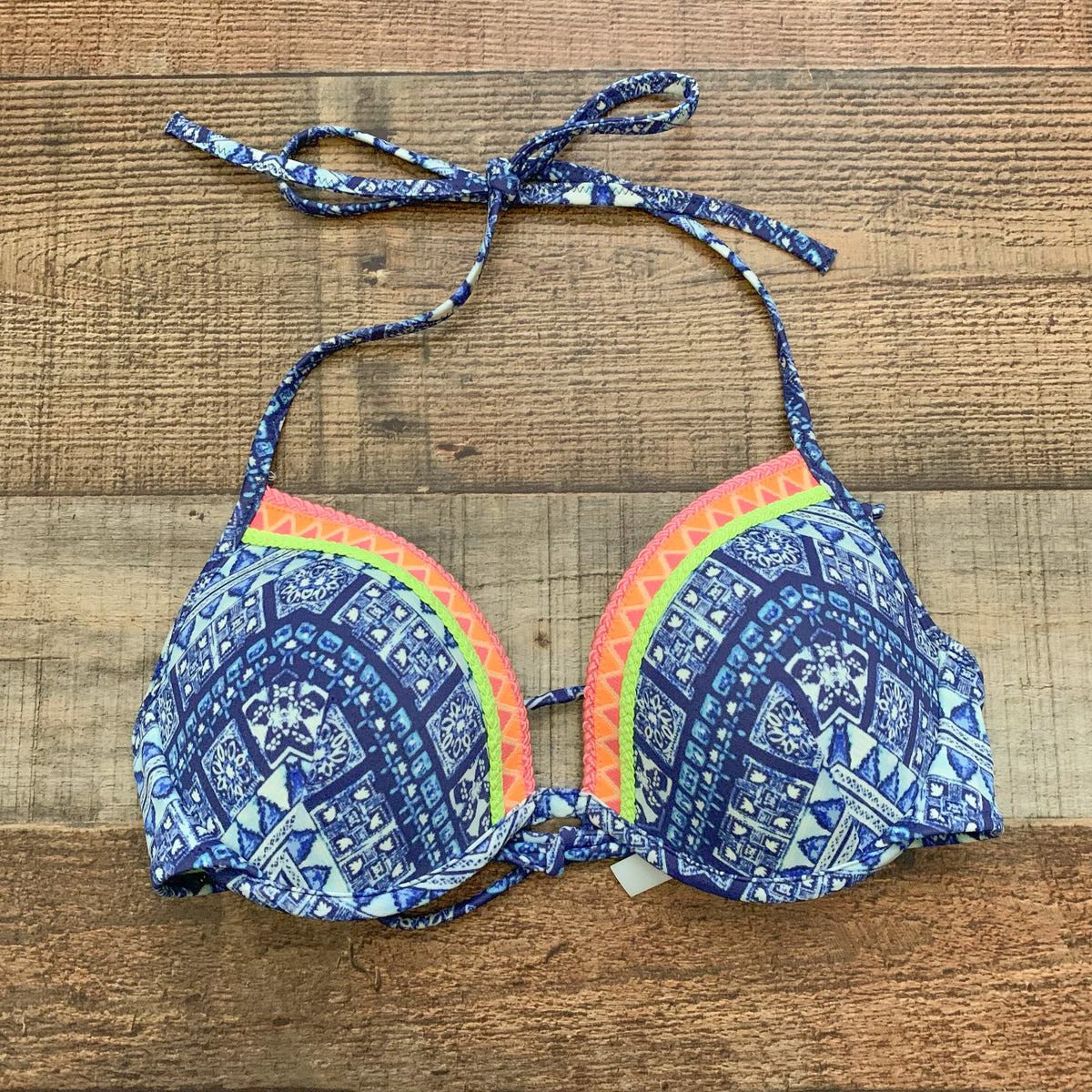 Victoria's Secret Blue Patterned Swim Top- Size 34B – The Saved