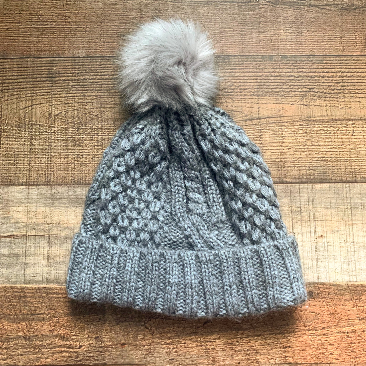 NWT Free People Summit Cable Pom Beanie OS Chunky Knit Gray Grey Cable Knit Fur Pom Hat, Grey – SpearmintLOVE main image 2