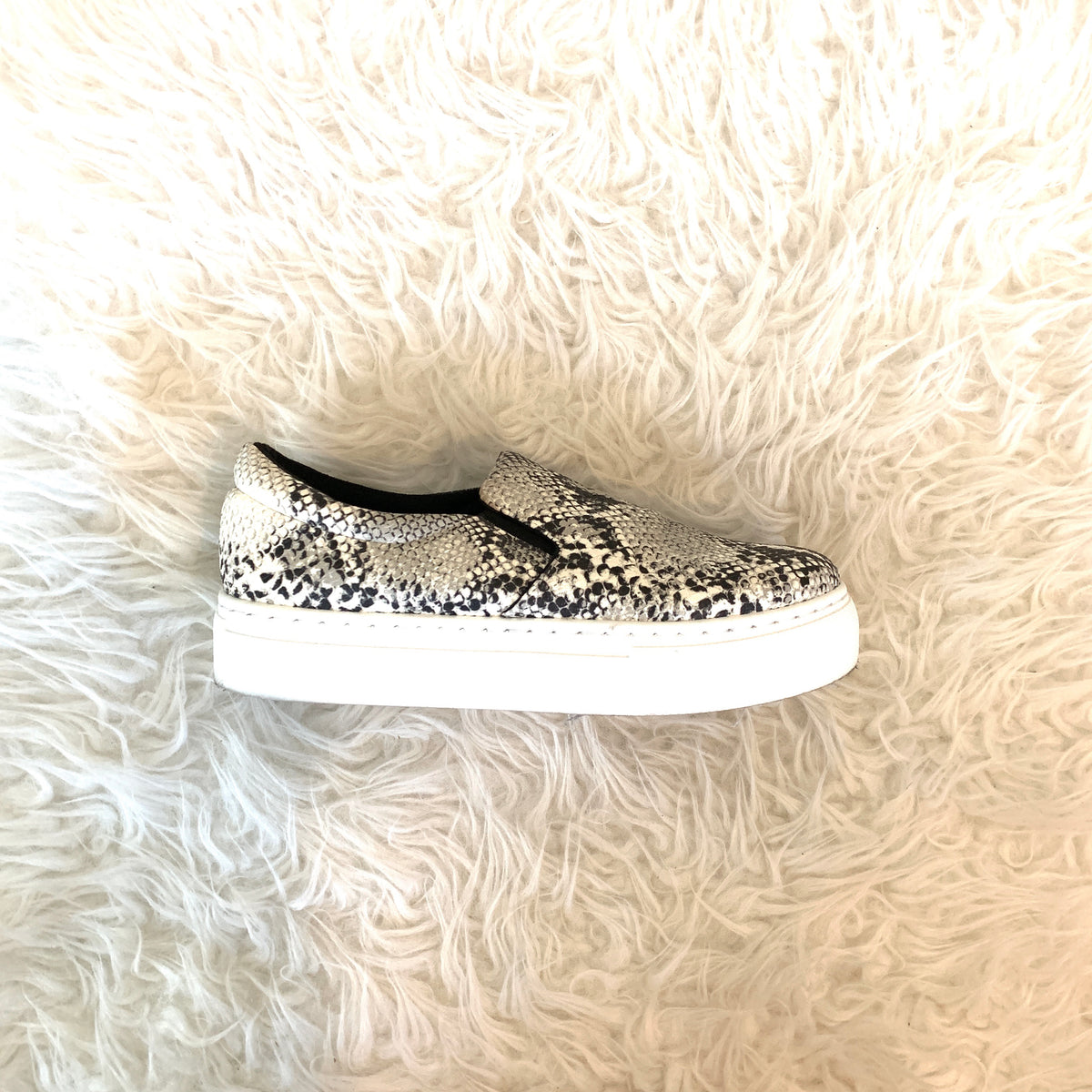 qupid snakeskin sneakers