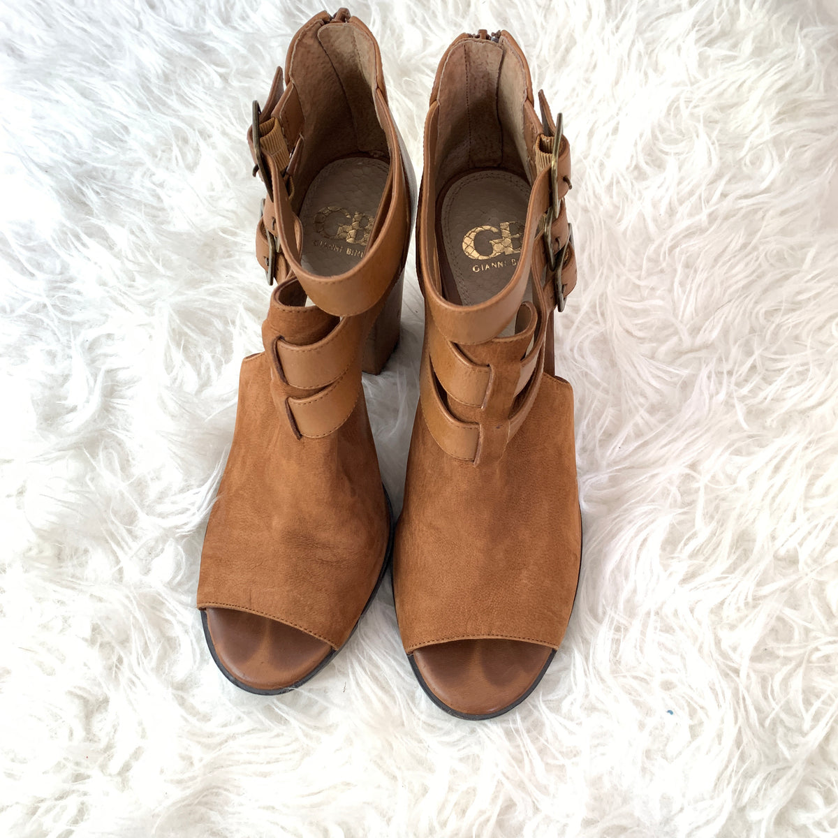 Gianni bini cheap peep toe booties