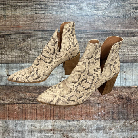 Steve Madden Kaylah Snakeskin Booties- Size 8.5