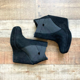 Stuart Weitzman Black Suede Wedge Elastic Ankle Booties- Size 7.5 (LIKE NEW CONDITION)