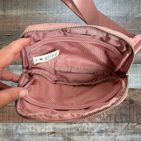 Lululemon Pink Belt Bag – The Saved Collection
