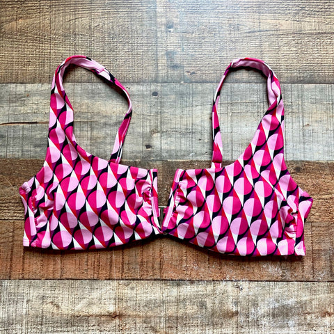 Time and Tru Pink Printed Padded Front V- Wire Bikini Top- Size M (sold out online, we have matching bottoms)