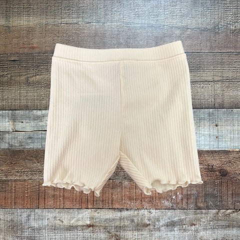 Old Navy Cream Ribbed Lettuce Hem Biker Shorts- Size 3T (see notes)