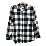 Universal Thread Black/White Buffalo Plaid Button Up- Size M (sold out online)