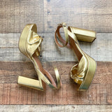 Scoop Gold Metallic Heeled Sandals- Size 7.5 (see notes)
