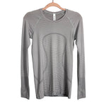 Lululemon White/Black Striped Swiftly Tech Long Sleeve 2.0 Tee- Size 6