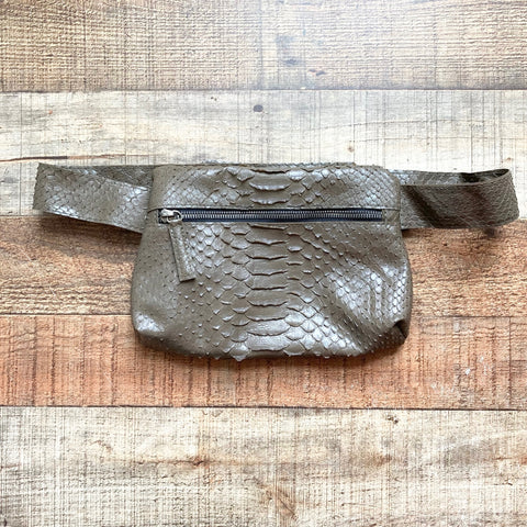 Artifact Eight Brown Leather Fanny Pack