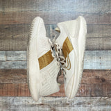 Pre-Owned Nike Court Zoom Zero Gold Sparkle Sneakers- Size 9 (see notes)