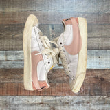 Nike Sports Blazer Exposed Foam Tongue Sneakers - Size 5.5