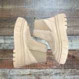 Sorel Cream Sherpa Chunky Boots- Size 6.5