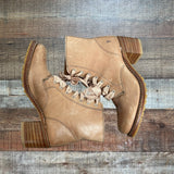 Frye Sabrina 6G Leather Lace Up Boots- Size 8.5