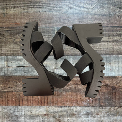 Madden Girl Black Sohoo Platform Sandals NWOT Size