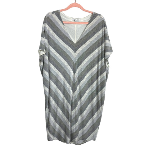 Bella Luxx Los Angeles Greys Chevron Print V-Neck Cocoon Dress- Size M
