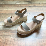 Universal Thread Grey Suede Double Strap Espadrille Sandals- Size 7.5 (GREAT CONDITION)