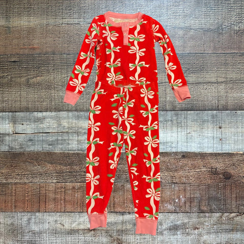 The Beaufort Bonnet Company Red with Holly and Ribbons Two Piece Pajamas- Size 3T