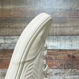 Cariuma Naioca Sneakers- Size 7 (see notes)
