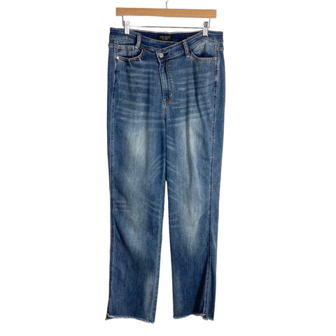 Judy Blue Medium Wash Frayed Hem Dad Jeans- Size 13/31 (Inseam 31”)