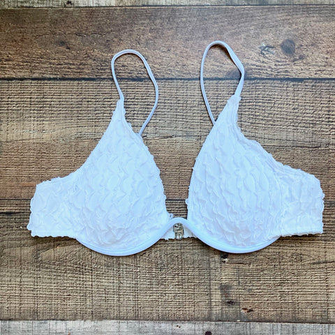 No Brand White Textured Padded Underwire Bikini Top- Size L (we have matching skirt and bottoms)