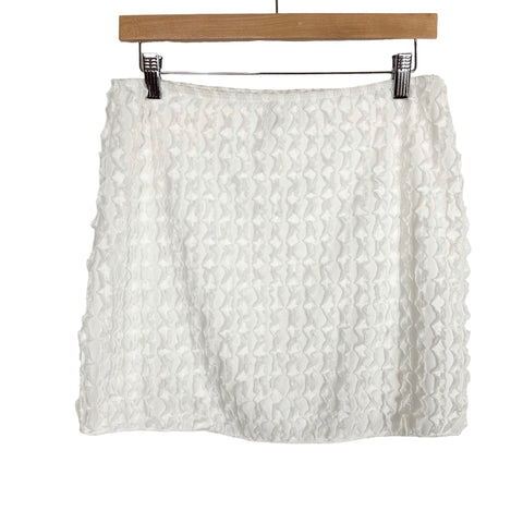 No Brand White Textured Skirt/Cover Up- Size L (we have matching bikini bottoms and top)