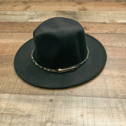 JUSTFAB Black Animal Print Belted Hat