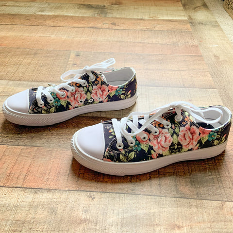 Yes We Vibe Floral Lace Up Sneakers- Size 7.5 (Great Condition)