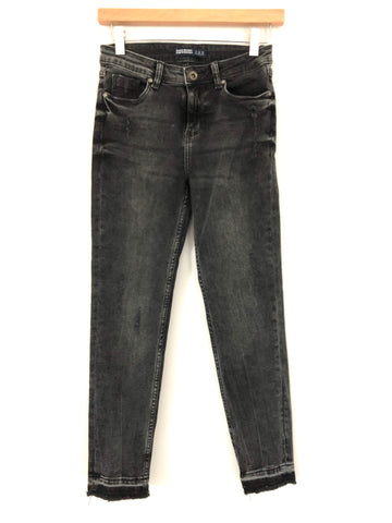 Zara Basic Denim Mid Rise With Raw Hem- Size 02 (Inseam 25.5”)