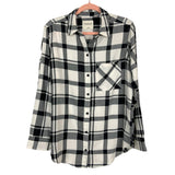Abercrombie & Fitch Black/White Plaid Button Up Flannel NWT- Size M