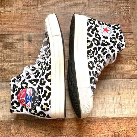 Converse Animal Print All Star Chuck Taylor Hightop Sneaker- Size 10 Men's/ 12 Women's (in good condition)