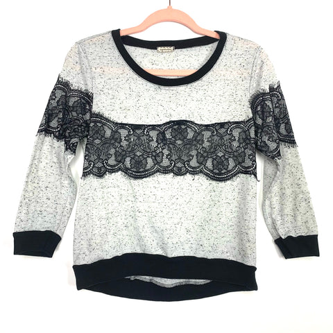 Eyeshadow Juniors Grey and Black Lace 3/4 Sleeve Top- Size S (see notes)