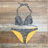 Becca (no tag) Animal Print/Golden Yellow Reversible Padded Triangle Bikini Top- Size ~M (we have matching bottoms, see notes)