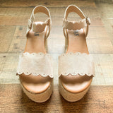 AMS Emma Scalloped Edge Platform Sandals- Size 7 (GREAT CONDITION)