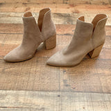 Steve Madden Taupe Suede Kaylah Pointed Booties- Size 7.5 (In Good Condition!)