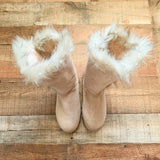 Bearpaw Tan Platform Faux Fur Boots- Size 9 (see notes)