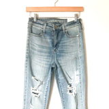 American Eagle Hi-Rise Super Stretch Distressed Jegging Crop Jeans NWT- Size 2 Short (Inseam 24.5")