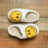 No Brand White/Yellow Smiley Face Slippers- Size 39-40 (US size 8-9)