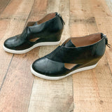 Linea Paolo Black Faux Leather Zip Back Wedge Cut Out Sneakers - Size 7.5
