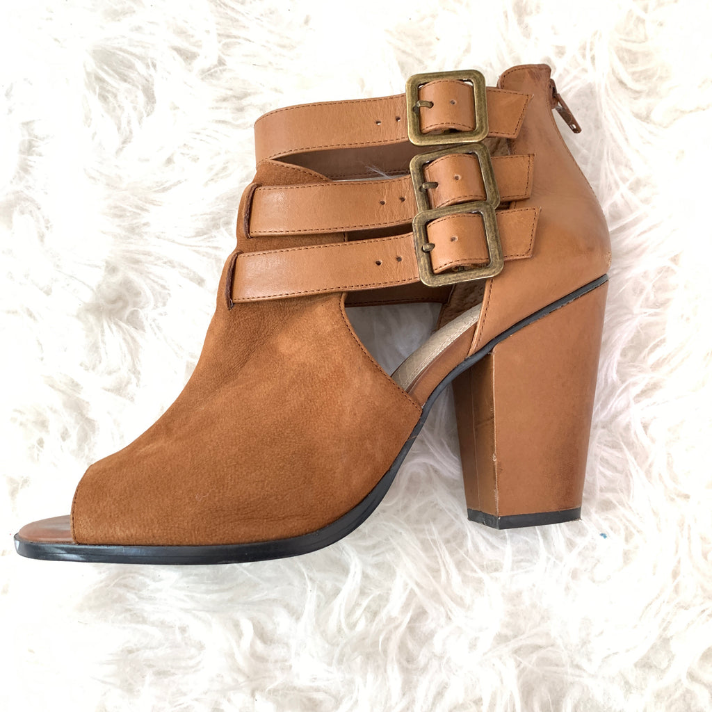 Gianni bini sale peep toe booties