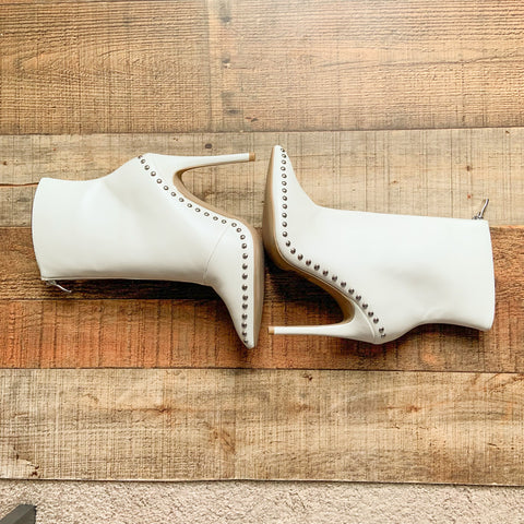 Wild Diva Giselle White Studded Booties- Size 7.5 (LIKE NEW)