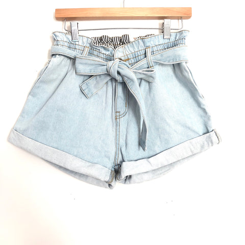 Wishlist Elastic Waist Cuffed Light Denim Shorts- Size S