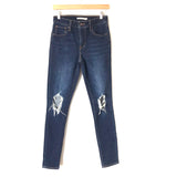 Levi 721 High Rise Skinny Dark Wash Jeans- Size 26 (Inseam 28.5")