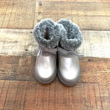 Mayoral Silver Faux Fur Boots- Size 22 (US 5.5, like new!)