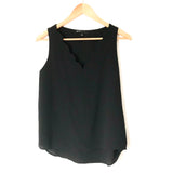 Gibson Black Scalloped V Neck Blouse- Size XS Petite