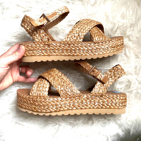 Beach by Matisse Straw Strappy Esphadrilles- Size 9 (LIKE NEW)