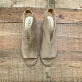 Sole Society Tan Terryn Sandal- Size 8
