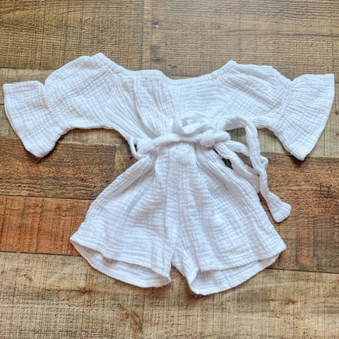 No Brand White Muslin Flare Sleeve Belted Romper- Size ~3-6M (see notes)