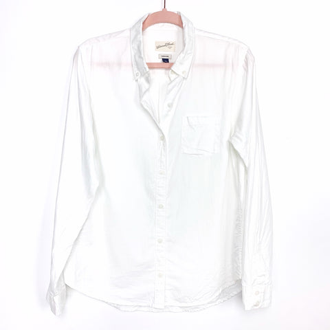 Universal Thread White Camden Button Up Shirt- Size M