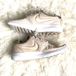Pre-owned Nike Roshe Beige Tennis Shoes- Size 8.5